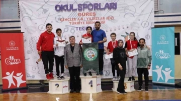 Hakkarili sporcular T&uuml;rkiye birinci oldu
