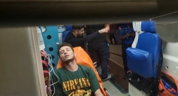 Hali&ccedil; Metro K&ouml;pr&uuml;s&uuml;&rsquo;nden denize d&uuml;şen genci, tur teknesinin kaptanı kurtardı
