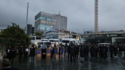 Halk TV binasında polis arama yapıyor
