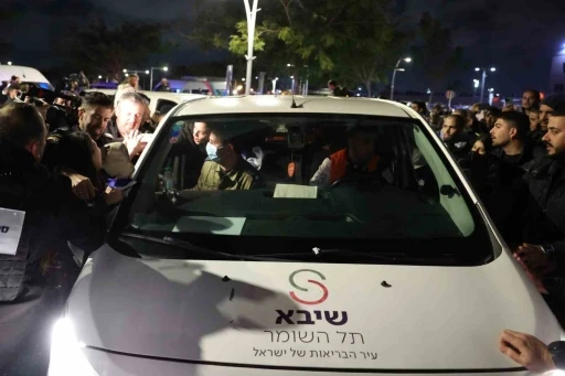 Hamas&rsquo;ın serbest bıraktığı esirler hastaneye sevk edildi
