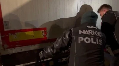 Hamzabeyli sınır kapısında y&uuml;kl&uuml; miktarda uyuşturucu ele ge&ccedil;irildi