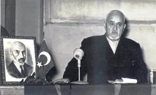 Hasan Basri &Ccedil;antay &ouml;l&uuml;m&uuml;n 60. yılında Balıkesir&rsquo;de anıldı
