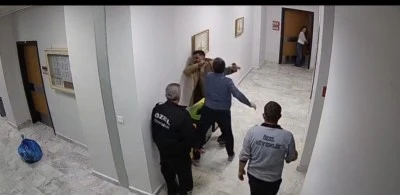 Hastane m&uuml;d&uuml;r&uuml;n&uuml;n darbettiği personel konuştu