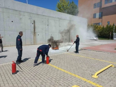Hastanede nefes kesen helikopterli tatbikat ger&ccedil;eği aratmadı
