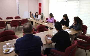 Hastanelerde refakat&ccedil;i hizmeti yolda