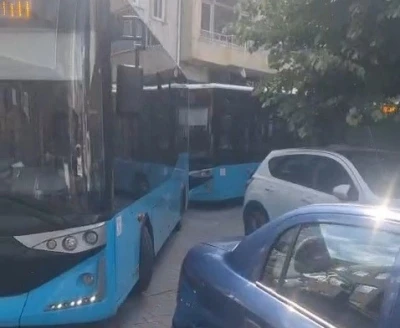 Hatalı park trafik &ccedil;ilesine neden oldu
