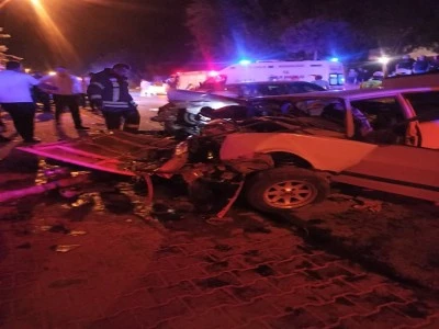 'Hatalı sollama' kazası: 4'&uuml; ağır, 8 yaralı