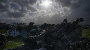 Hatay'daki "araba mezarlığı" felaketin boyutunu g&ouml;zler &ouml;n&uuml;ne seriyor