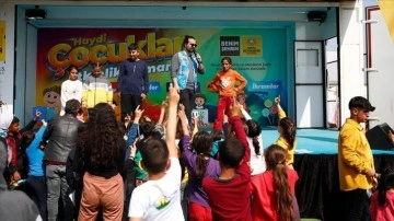 Hataylı depremzede &ccedil;ocukların y&uuml;z&uuml; sosyal etkinliklerle g&uuml;l&uuml;yor