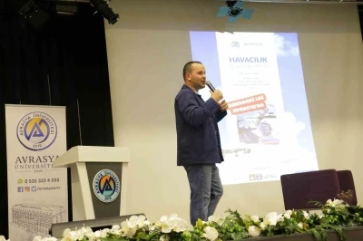 &lsquo;Havadaki Laz&rsquo; &uuml;niversite &ouml;ğrencileri ile bir araya geldi
