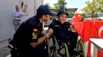 Hayalini kurduğu askerlik g&ouml;revini yerine getirdi
