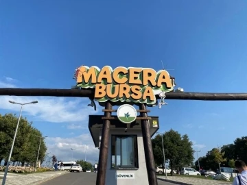 Hayallerindeki kahramanları g&ouml;ren &ccedil;ocuklar parka hayran kaldı
