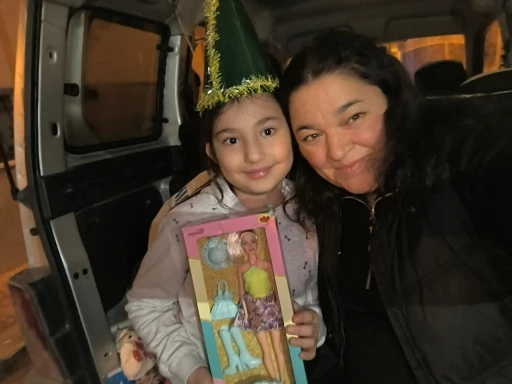 Hayırseverler &ccedil;ocukların yılbaşı hediyelerini unutmadı
