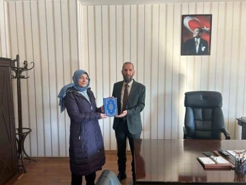 Hayırseverlerden &ouml;ğrencilere Kur&rsquo;an-ı Kerim hediyesi
