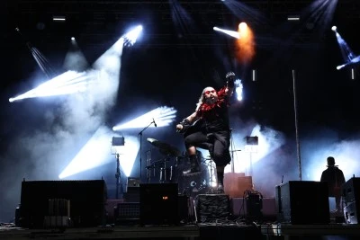 Hayko Cepkin'den Bursa Nil&uuml;fer'de adrenalin dolu konser 