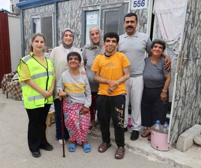 HBB, &ouml;mr&uuml;n&uuml; 3 engelli evladına adayan S&uuml;heyla teyzeyi unutmadı
