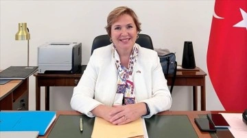 Helsinki B&uuml;y&uuml;kel&ccedil;isi &Ccedil;akar, Slush etkinliğine katılan T&uuml;rk girişimlerinin stantlarını ziyaret etti