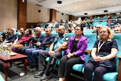 Hemşirelik Haftası&rsquo;nda hemşirelerin &ouml;nemi anlatıldı
