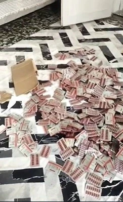 Hen&uuml;z 17 yaşında; binlerce uyuşturucu hapla yakalandı
