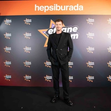 Hepsiburada &lsquo;Efsane Kasım&rsquo;ı&rsquo; Kıvan&ccedil; Tatlıtuğ ile başlattı
