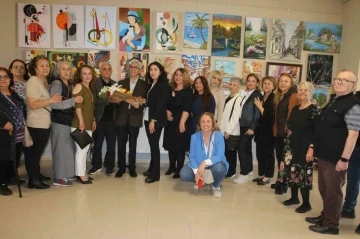 &lsquo;Her Renk Zenginliğimizdir&rsquo; resim sergisi Kartal&rsquo;da sanatseverlerle buluştu
