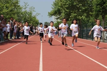 Her yaştan &ccedil;ocuk, kanser hastası arkadaşları i&ccedil;in koştu
