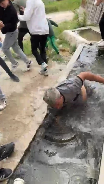 Hıdırellez Bayramı&rsquo;na gelmeyen vatandaş &lsquo;su oluğuna&rsquo; atıldı

