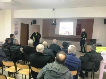 Hisarcık&rsquo;ta muhtarlara ilk yardım ve trafik eğitimi
