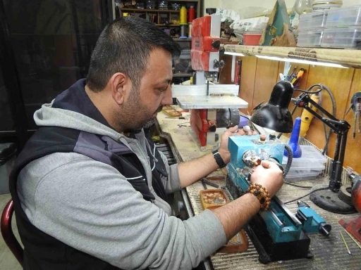 Hobi olarak başladığı tespih &uuml;retimi mesleği haline geldi
