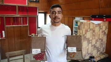 Hobi olarak başladığı tespih &uuml;retimi mesleği haline geldi
