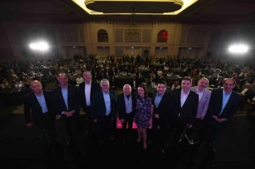 Holding &ccedil;alışanları &ldquo;yeniliğe doğru&rdquo; toplandı
