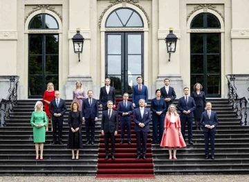 Hollanda&rsquo;nın yeni başbakanı eski istihbarat başkanı Dick Schoof oldu
