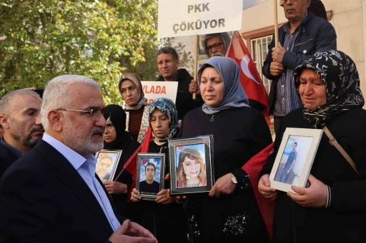 H&Uuml;DA PAR Genel Başkanı Yapıcıoğlu, evlat n&ouml;betindeki ailelerle g&ouml;r&uuml;şt&uuml;
