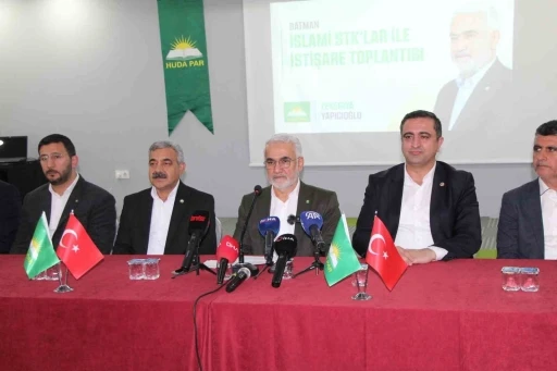 H&Uuml;DA PAR Genel Başkanı Yazıcıoğlu: &rdquo;Silahların &ouml;yle veya b&ouml;yle toprağa g&ouml;m&uuml;lmesi gerekir&rdquo;
