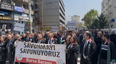 Hukuk camiası Bursa&rsquo;da  gen&ccedil; avukat i&ccedil;in adalet y&uuml;r&uuml;y&uuml;ş&uuml; d&uuml;zenlendi