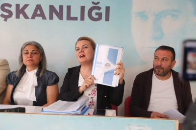 H&uuml;rriyet: "K&ouml;rfez Belediyesi neredeyse &ouml;lm&uuml;ş ağlayanı yok"