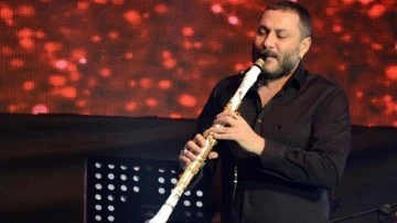 H&uuml;sn&uuml; Şenlendirici kansere yakalandı 