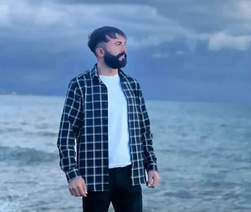 Husumetlisi tarafından bı&ccedil;aklanan gen&ccedil; &ouml;ld&uuml;
