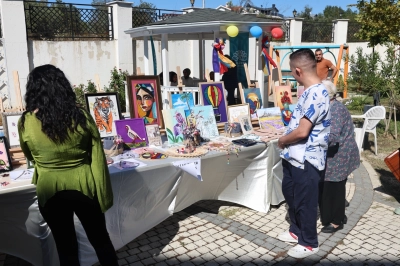 Huzurevi Sakinleri M&uuml;zik ve Dansla Yaşlılar G&uuml;n&uuml;&rsquo;n&uuml; Kutladı