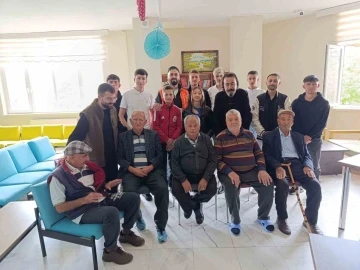 Huzurevi sakinlerine sa&ccedil; bakımı
