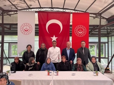 Huzurevinde renkli Anneler G&uuml;n&uuml; etkinliği
