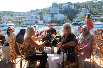 İBB Dar&uuml;laceze Sakinlerinden Boğaz&rsquo;da Tarihi Yolculuk