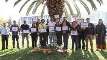 İBB etkinliklerinde s&uuml;rekli aynı sanat&ccedil;ılara yer verilmesi protesto edildi