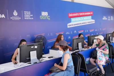 İBB, YKS Tercih D&ouml;neminde Gen&ccedil;lerin Yanında