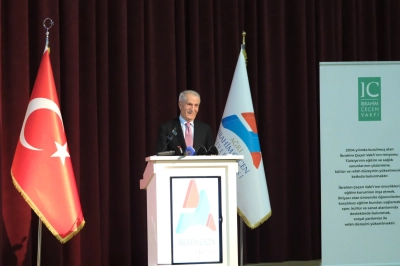 İbrahim &Ccedil;e&ccedil;en&rsquo;den Eğitimle Kalkınma Mesajı