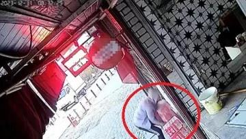 Bursa'da i&ccedil;ecek hırsızı kamerada...