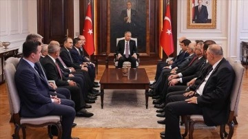 İ&ccedil;işleri Bakanı Ali Yerlikaya'ya "ge&ccedil;miş olsun" ziyaretleri