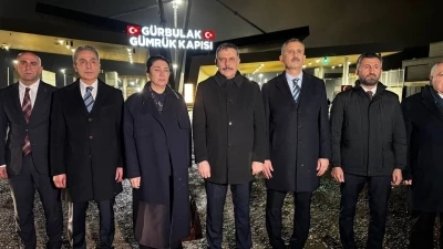 İ&ccedil;işleri Bakanı &Ccedil;ift&ccedil;i "Sınır hattında t&uuml;m tedbirler alındı"