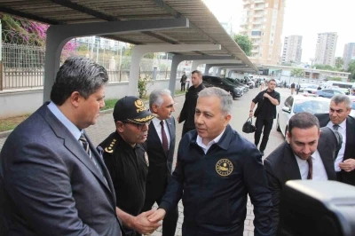 İ&ccedil;işleri Bakanı Yerlikaya: "Narko Kapan Mersin&rsquo;le 3 organize su&ccedil; &ouml;rg&uuml;t&uuml; &ccedil;&ouml;kerildi, 370 şahıs yakalandı"