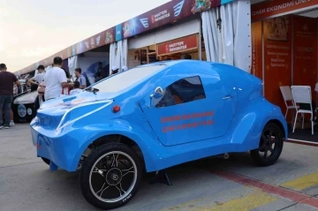 İE&Uuml;&rsquo;l&uuml; &ouml;ğrencilerin geliştirdiği elektrikli otomobil TEKNOFEST&rsquo;te tanıtıldı
